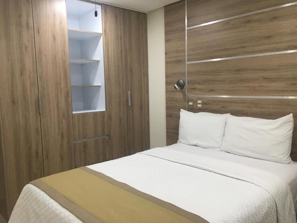 Hotel Y Suites Maria Fernanda Zitácuaro Eksteriør bilde